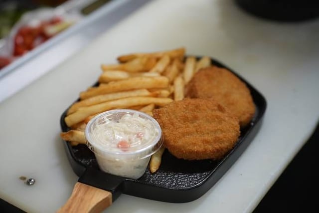 Crab cakes (2).