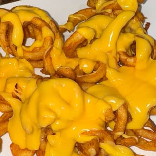 Curly cheese fries